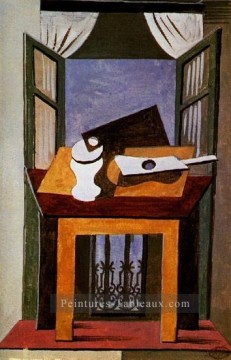 Nature morte sur une table devant un fenetre ouverte 1919 cubiste Pablo Picasso Peinture à l'huile